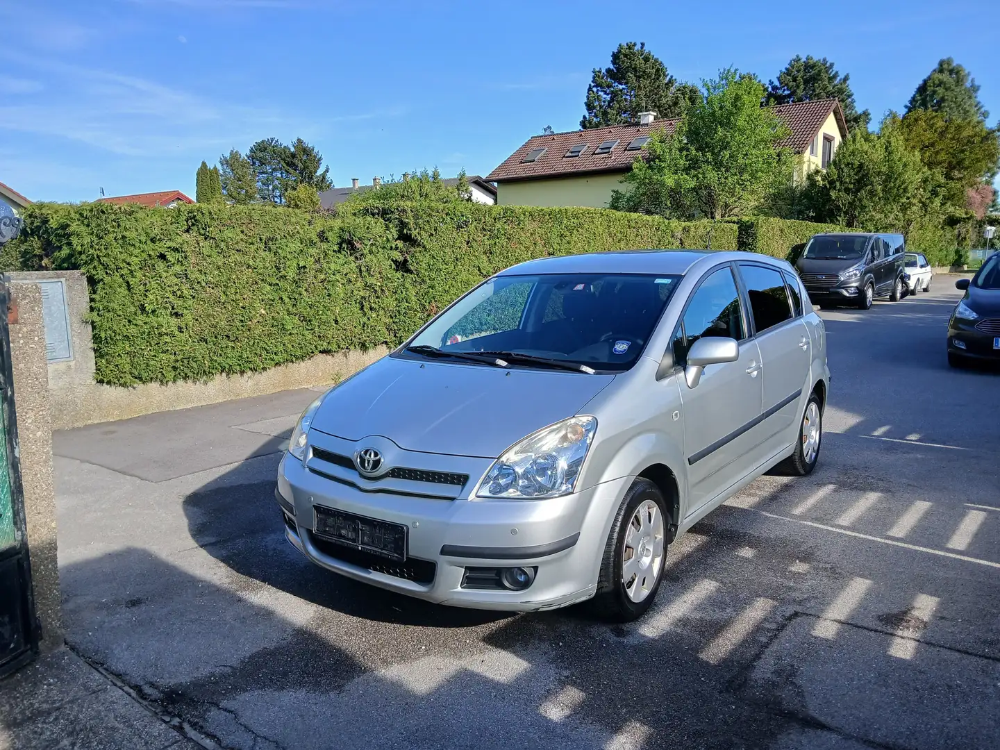 Toyota Corolla Verso Corolla Verso 1,6 VVT-i Linea Sol Linea Sol Silber - 1