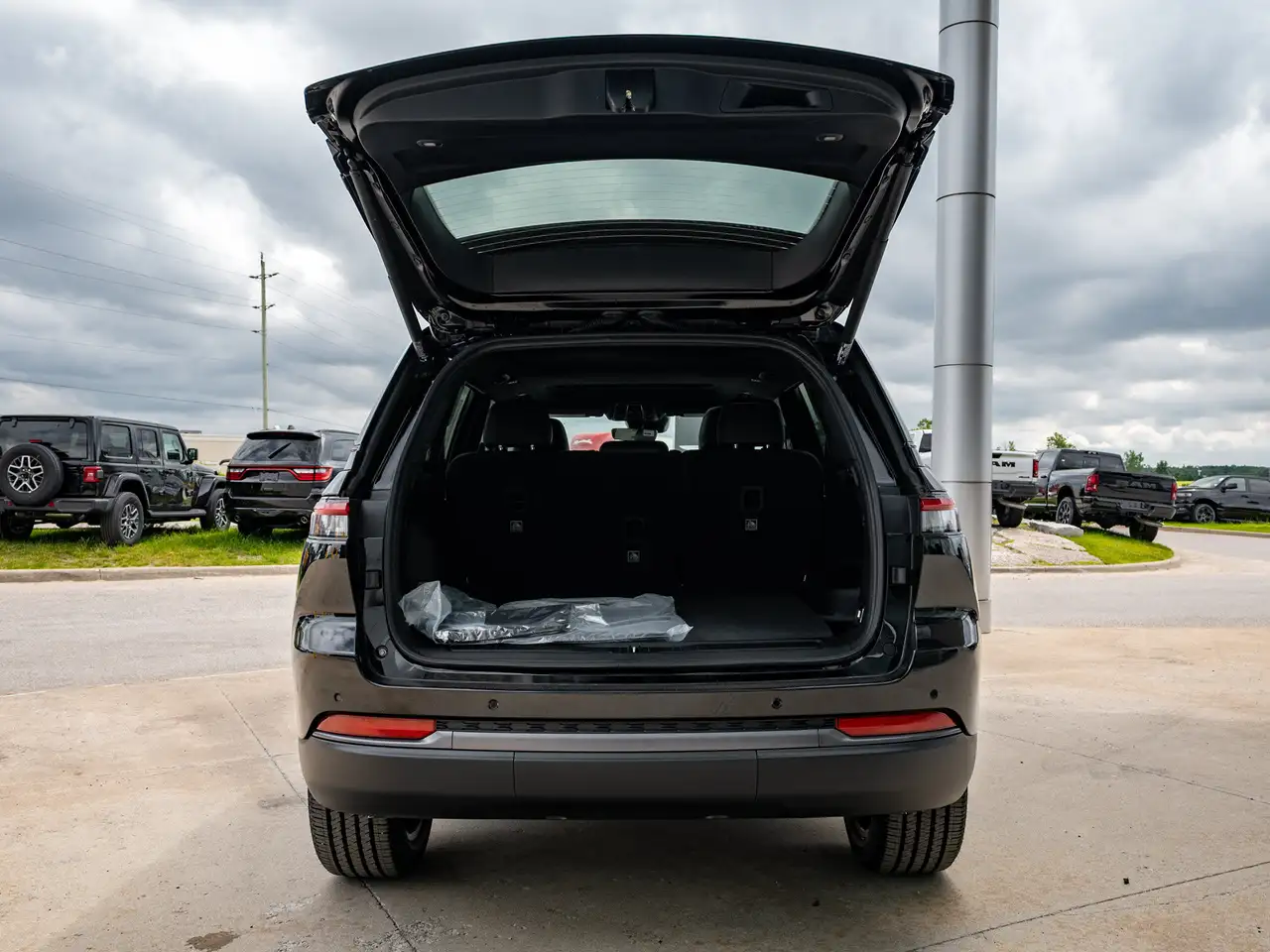 Jeep Grand Cherokee снимка Jeep Grand Cherokee