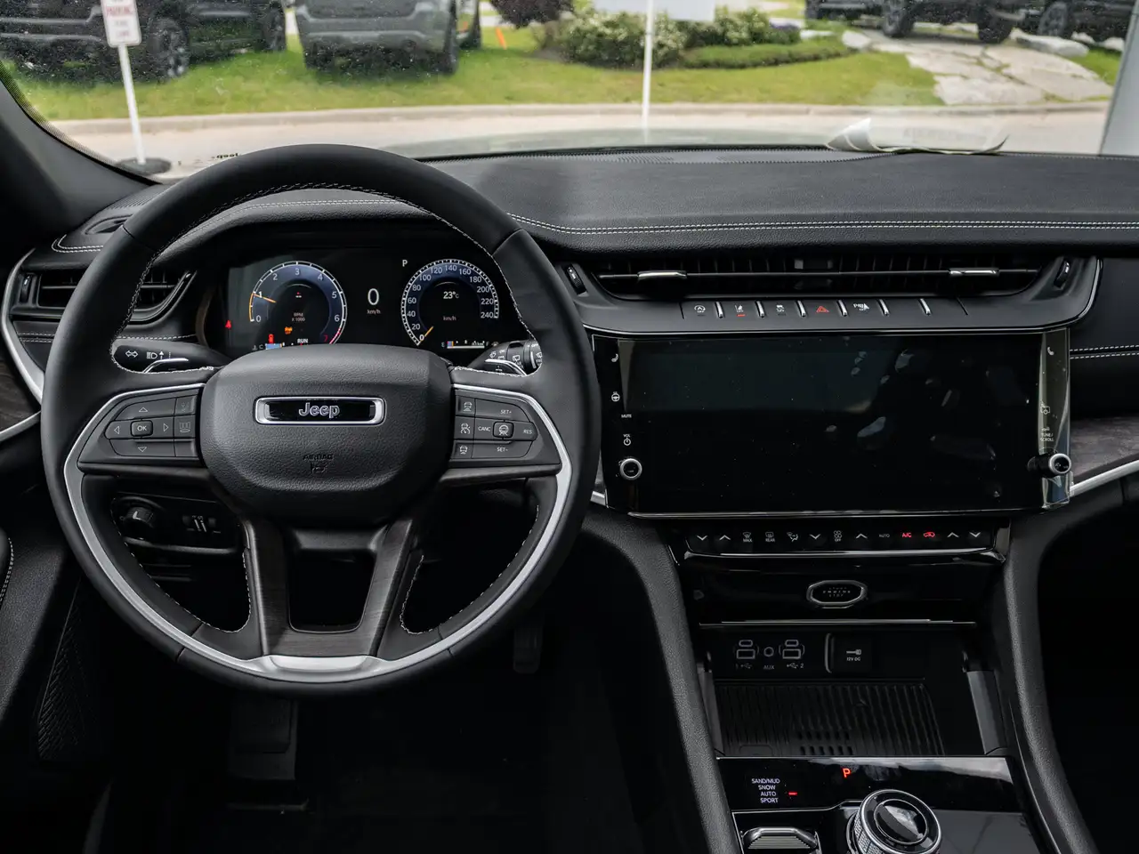 Jeep Grand Cherokee снимка Jeep Grand Cherokee