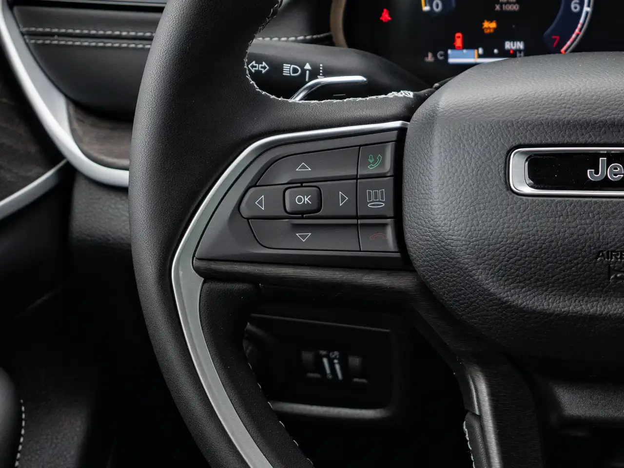 Jeep Grand Cherokee снимка Jeep Grand Cherokee