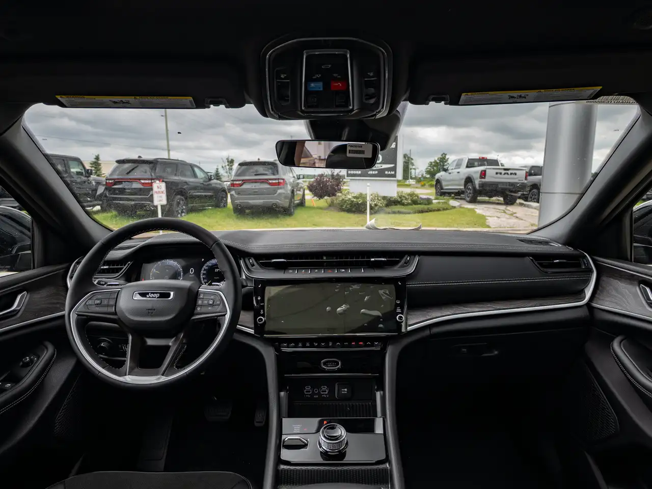 Jeep Grand Cherokee снимка Jeep Grand Cherokee