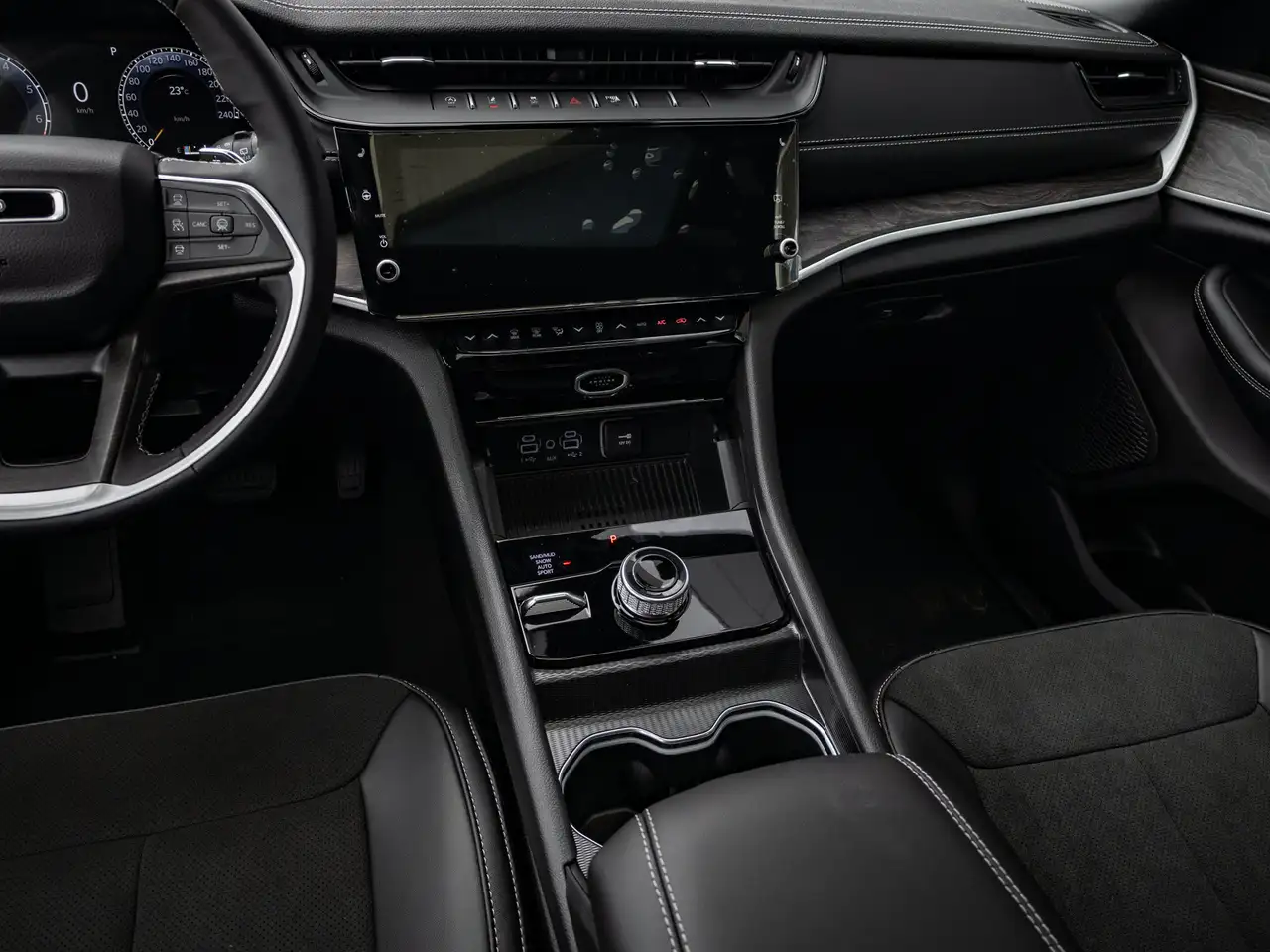 Jeep Grand Cherokee снимка Jeep Grand Cherokee