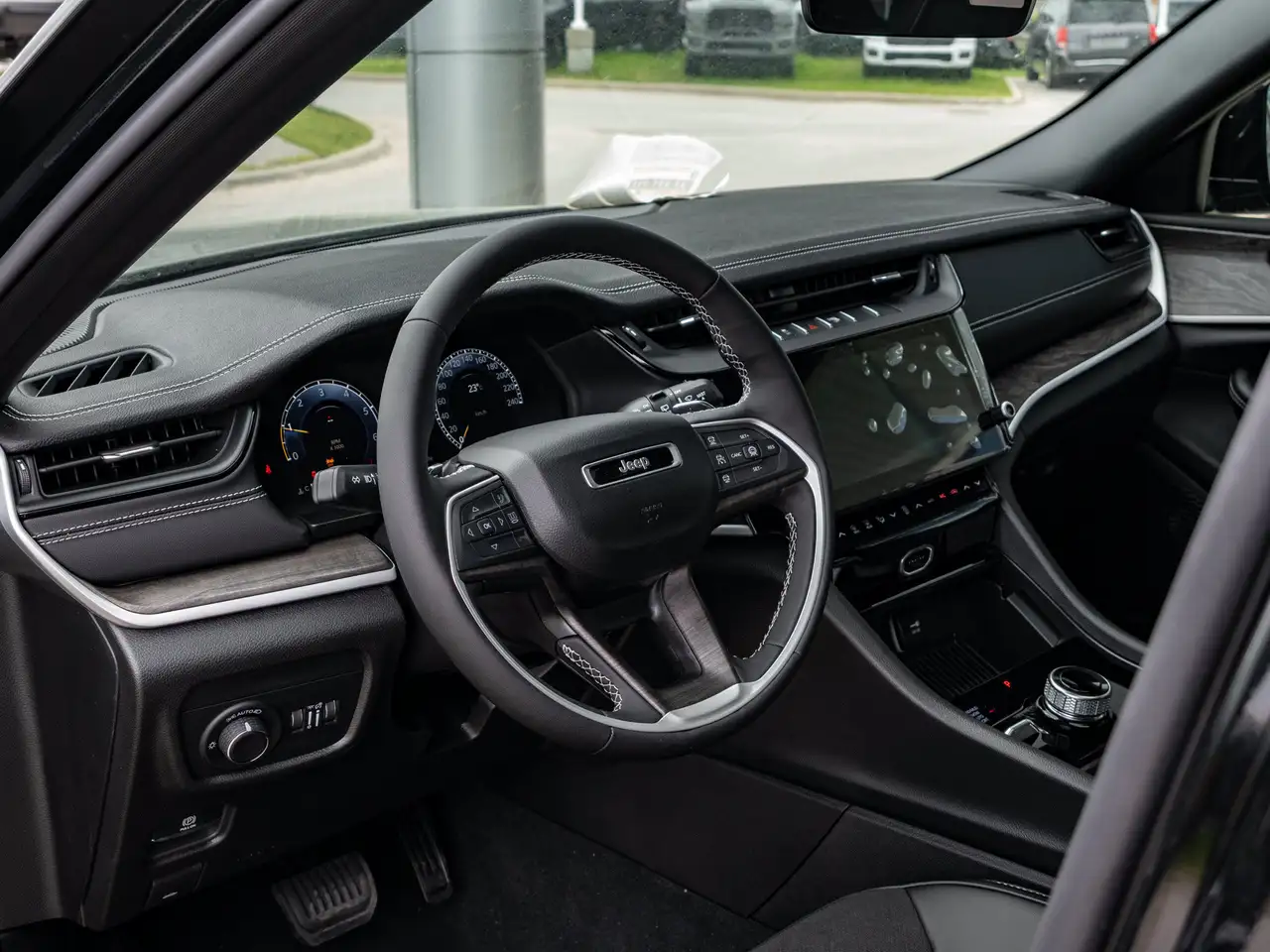 Jeep Grand Cherokee снимка Jeep Grand Cherokee