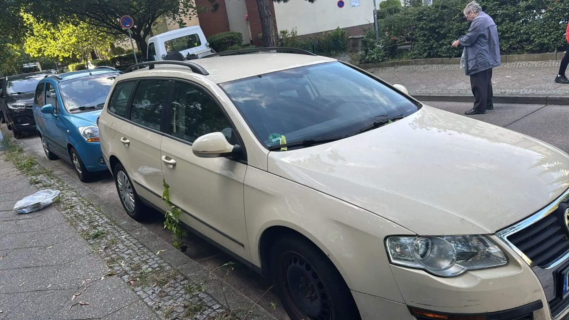 Volkswagen Passat Variant Trendline Gelb - 2