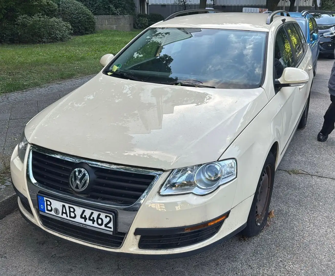 Volkswagen Passat Variant Trendline Gelb - 1