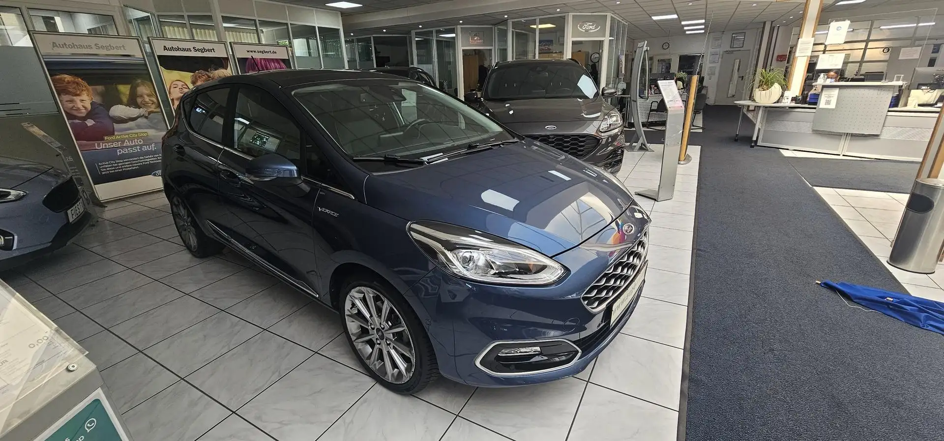 Ford Fiesta 5-Türer 1.0 EcoBoost Aut. VIGNALE Navi Pano ACC 74 Blau - 1