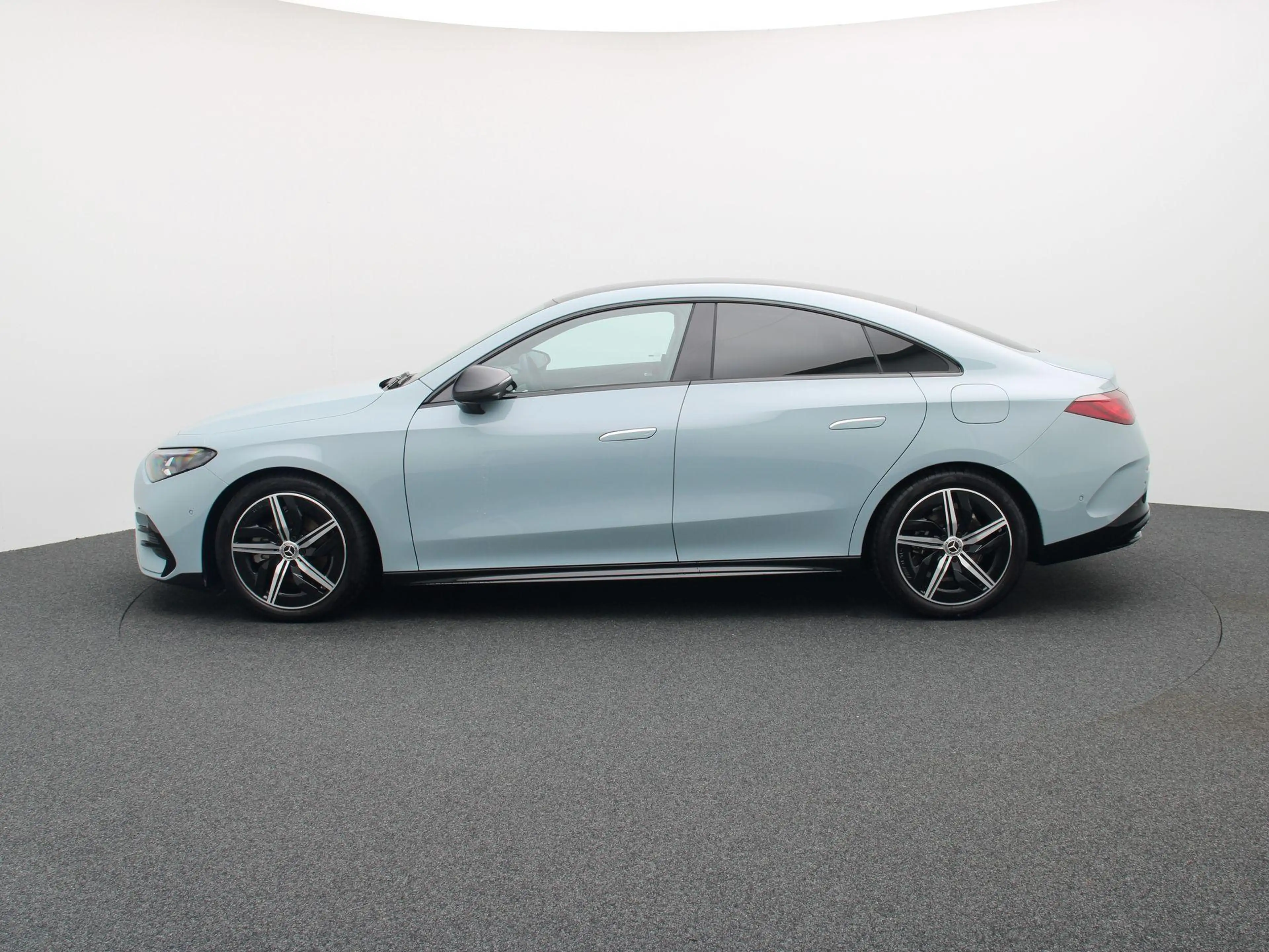 Mercedes-Benz CLA 180 AMG Line + PANO DAK + CARPLAY + — photo 4