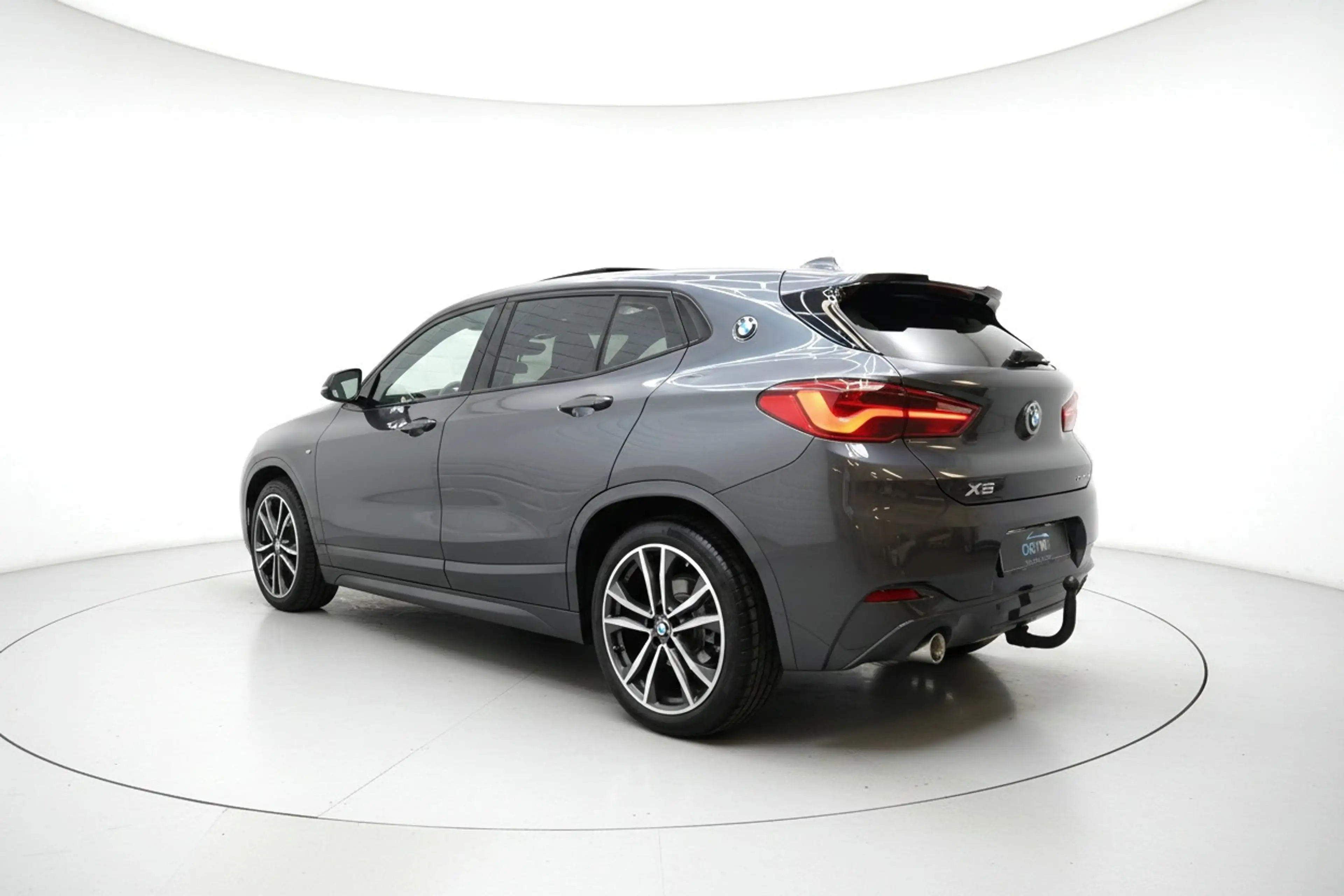 BMW X2 SDrive18i M SPORT PANO SFEER HUD LEER CAM TREKH — photo 8