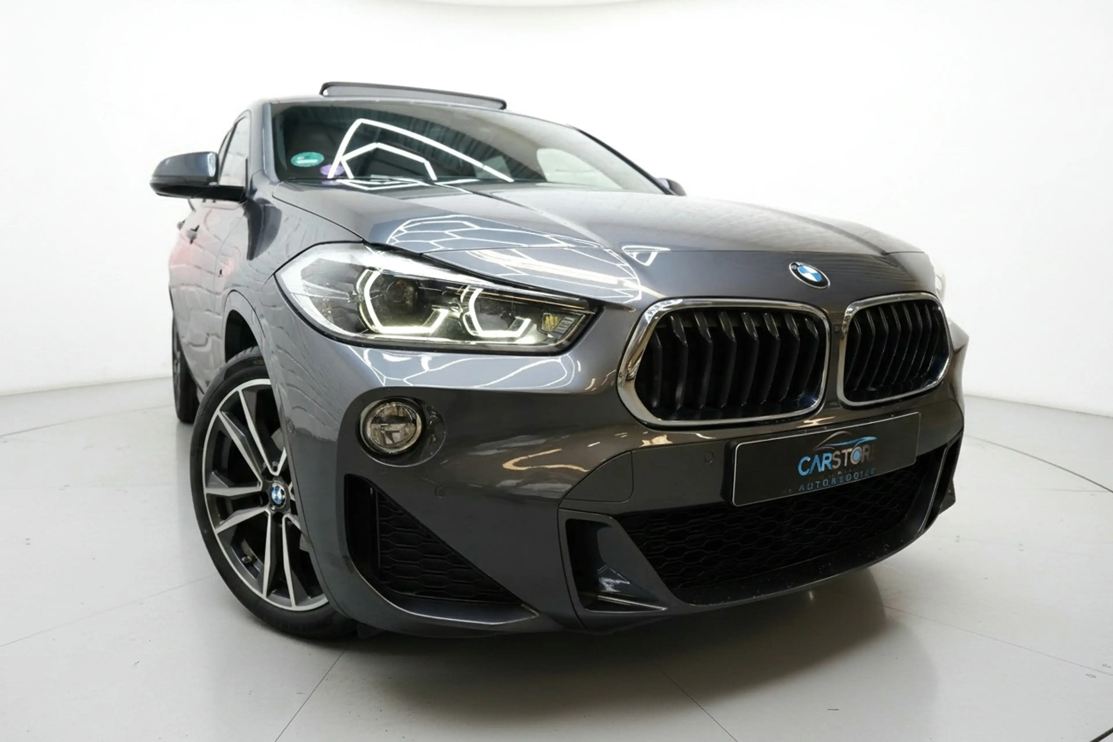 BMW X2 SDrive18i M SPORT PANO SFEER HUD LEER CAM TREKH — photo 9