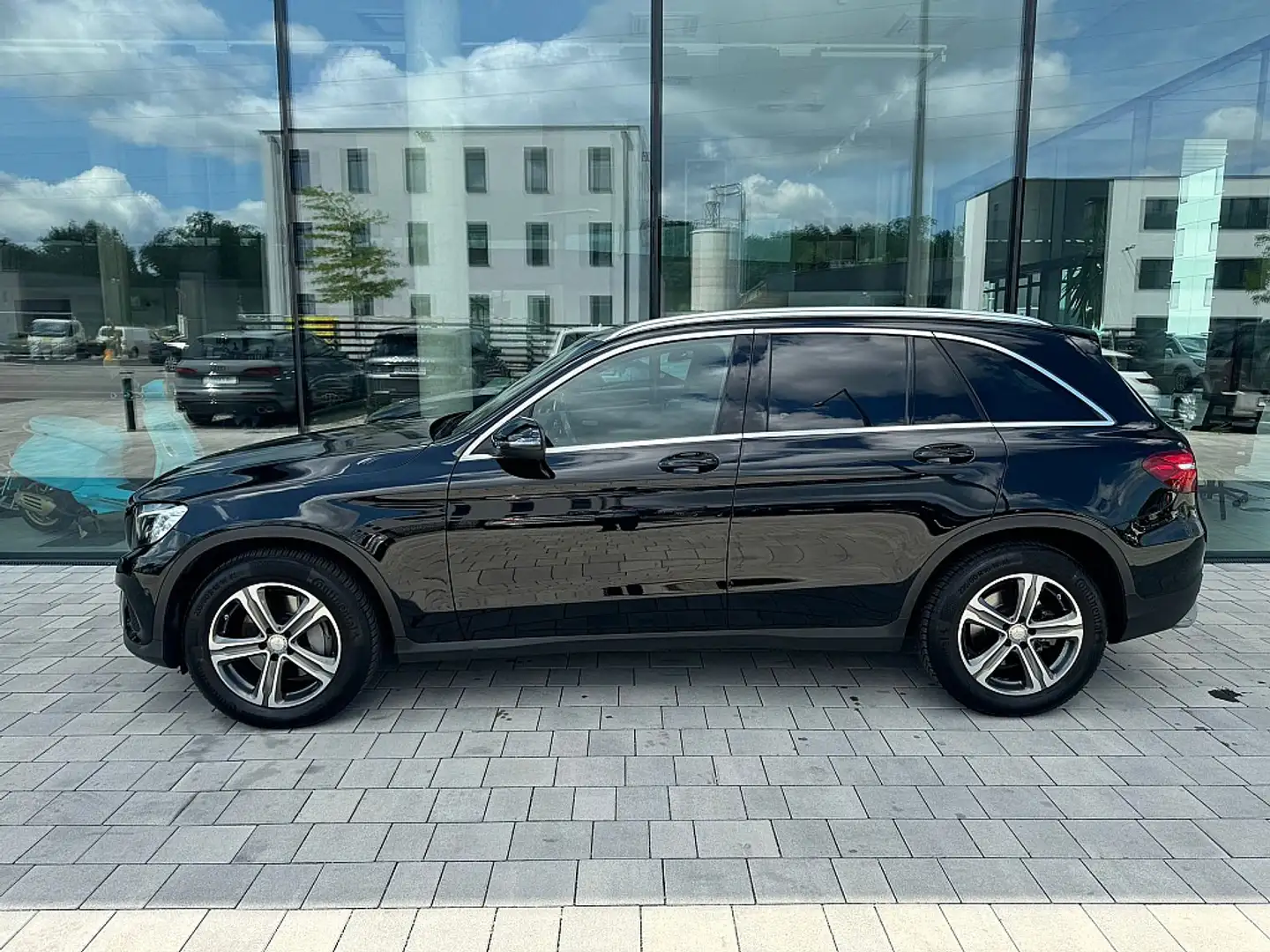 Mercedes-Benz GLC 220 d 4MATIC Aut. Sitzheizung*Park-Paket* Schwarz - 2