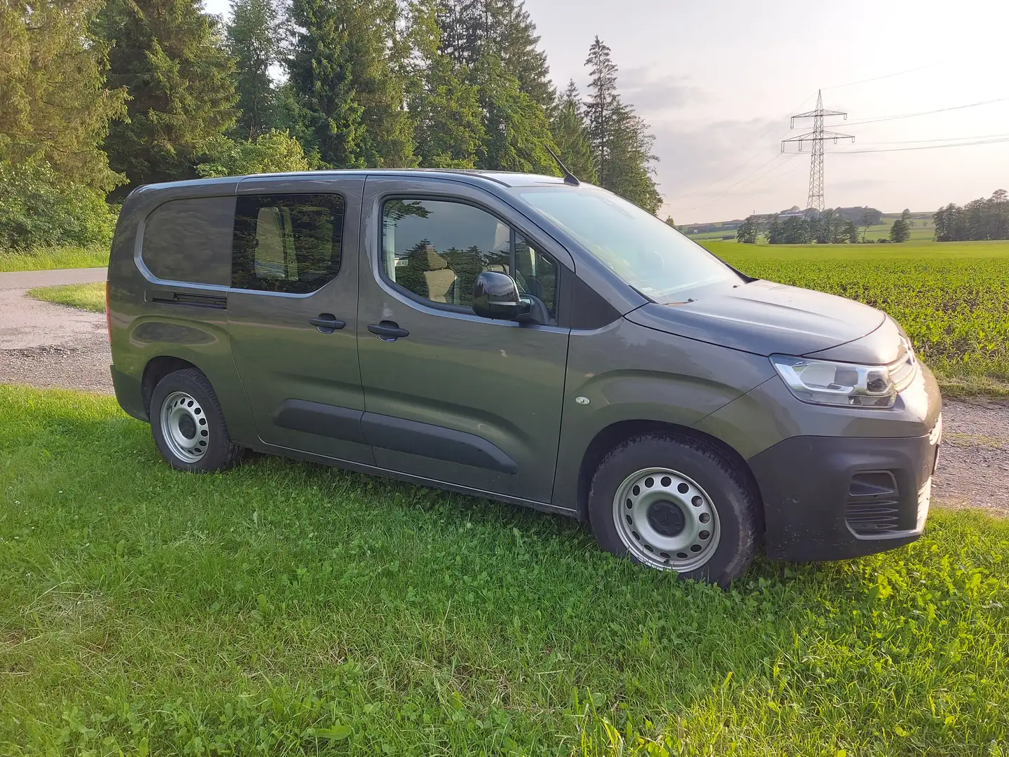 Citroen Berlingo e-Berlingo L2 EHZ (50 kWh) Club Grau - 1