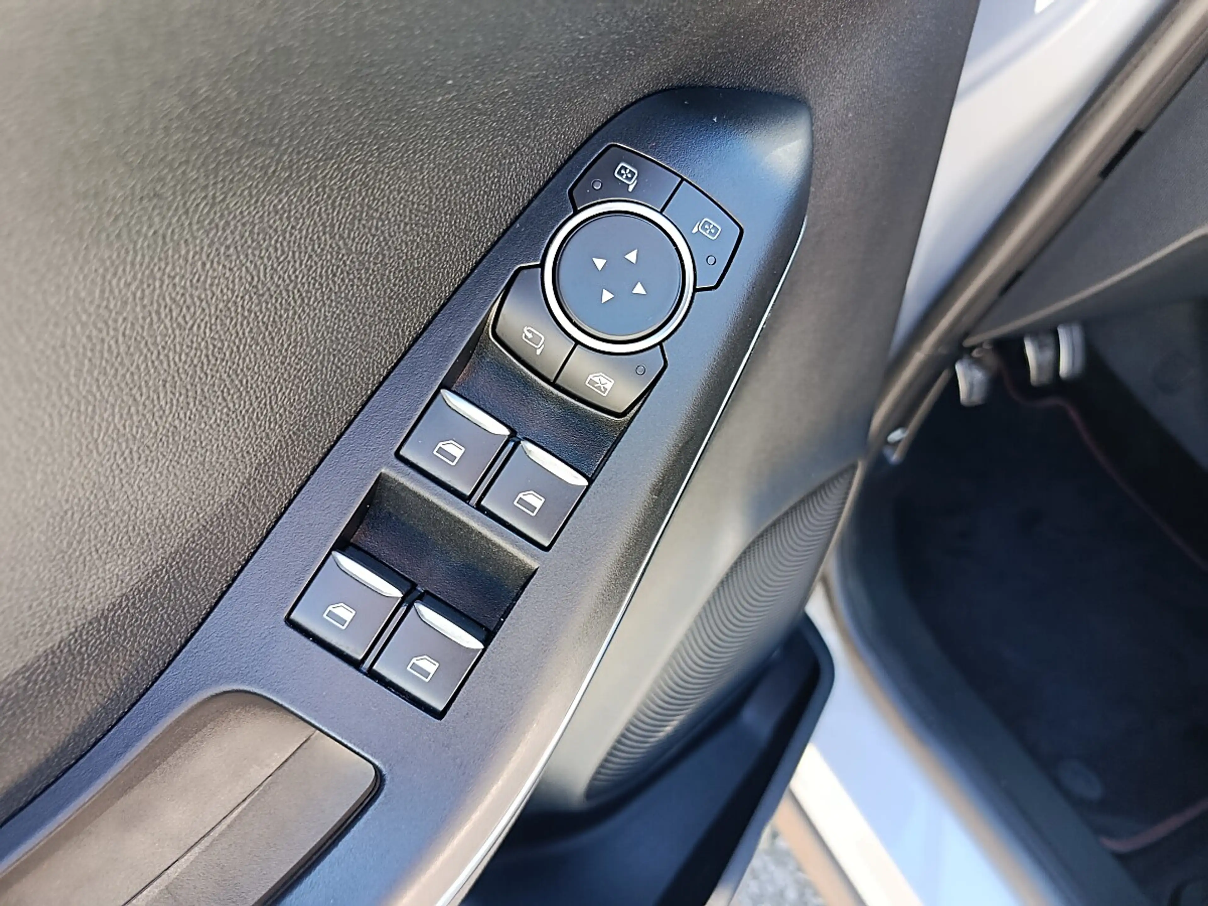 Ford Puma 1,0 EcoBoost Hybrid ST-Line — photo 13