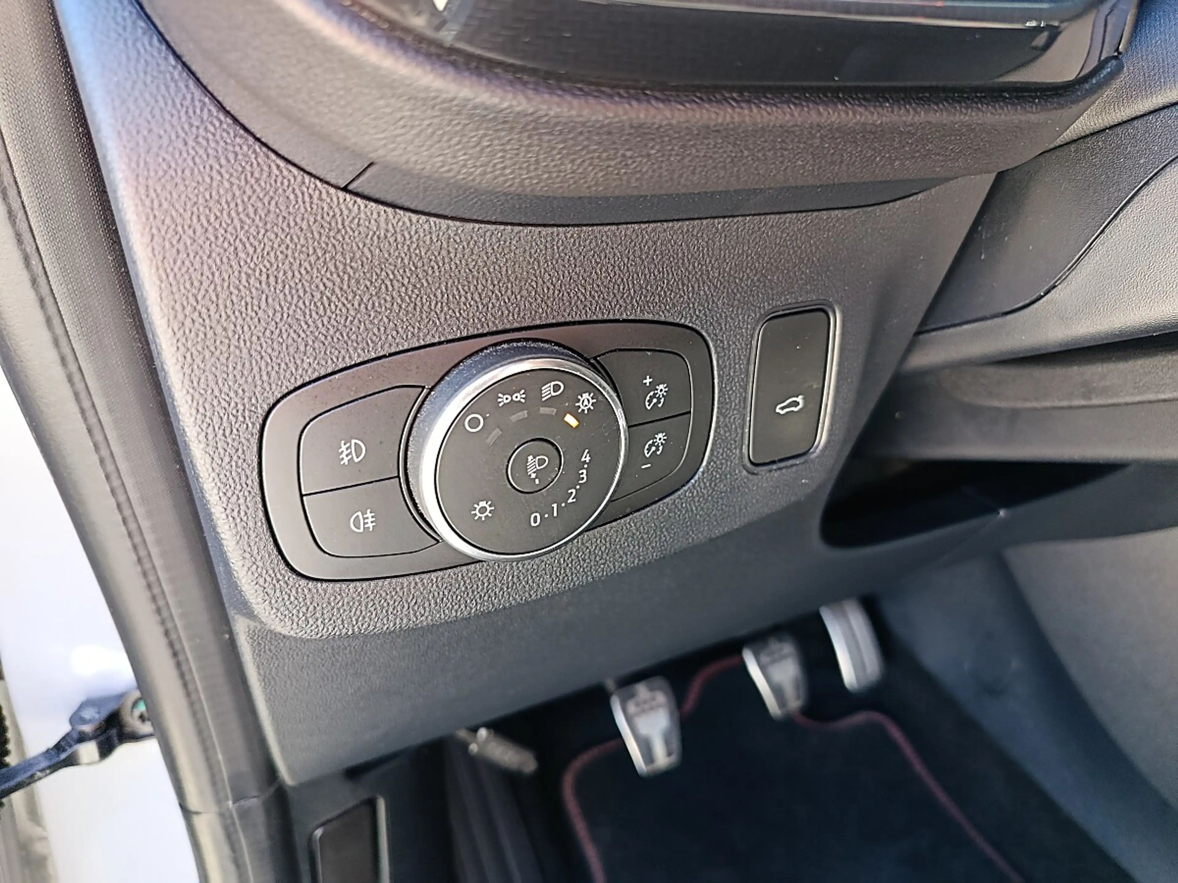 Ford Puma 1,0 EcoBoost Hybrid ST-Line — photo 14