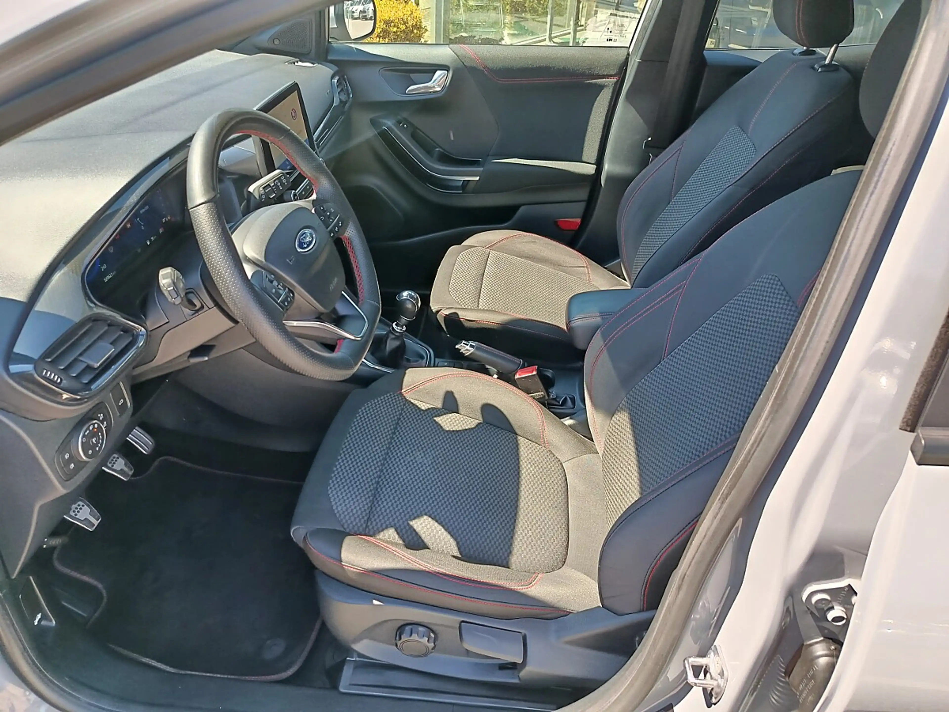 Ford Puma 1,0 EcoBoost Hybrid ST-Line — photo 12
