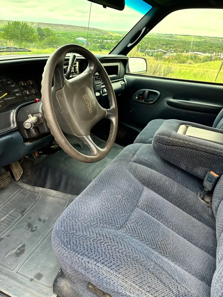 GMC Sierra 2500 photo GMC Sierra 2500