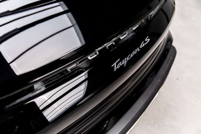 Porsche Taycan 4S Cross Turismo | Pano | Chrono | Perf. Accu plus