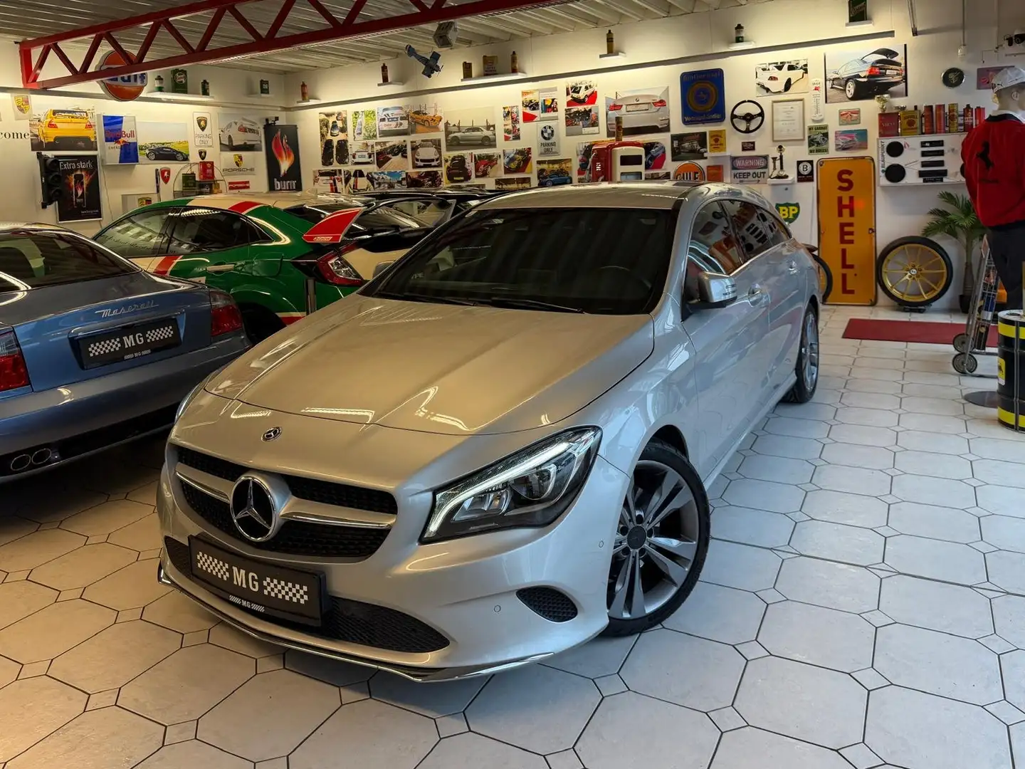Mercedes-Benz CLA 180 CLA 180 Grau - 1