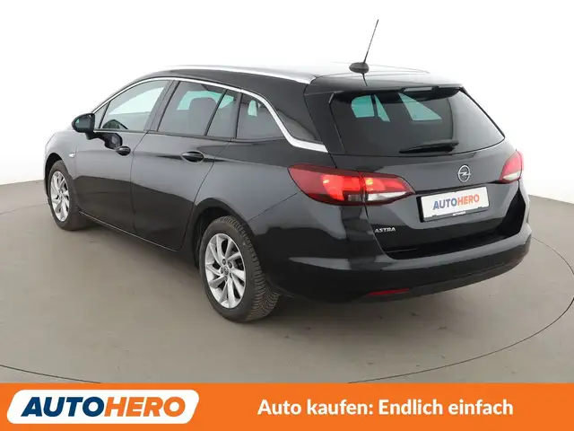 Opel Astra view 4