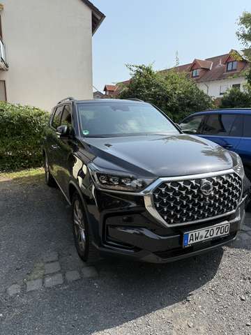 Imagine SsangYong Rexton 2.2 e-XDi 220 4WDAut. Sapphire
