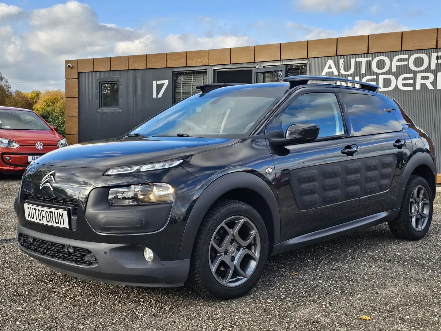 Citroen C4 Cactus Shine Ghost NAVIGATION* PANORAMADACH* TEMPOMAT* Schwarz - 1