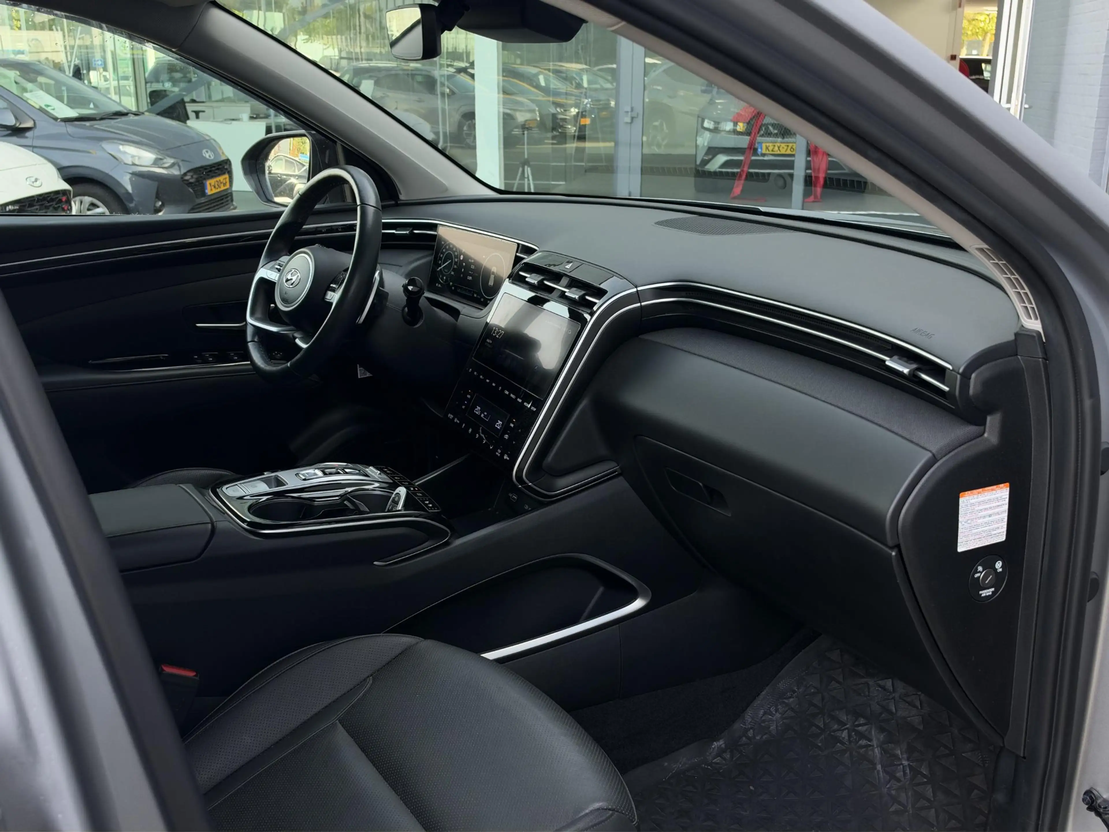 Hyundai TUCSON 1.6 T-GDI PHEV Comfort 4WD | 360 Camera | Navigati — photo 12