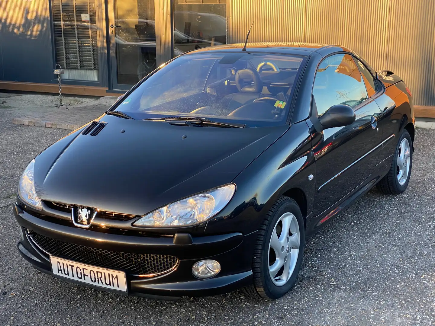 Peugeot 206 CC 1.6 Platinum AUTOMATIK VOLL-LEDER ERST: 99.TKM* Schwarz - 1
