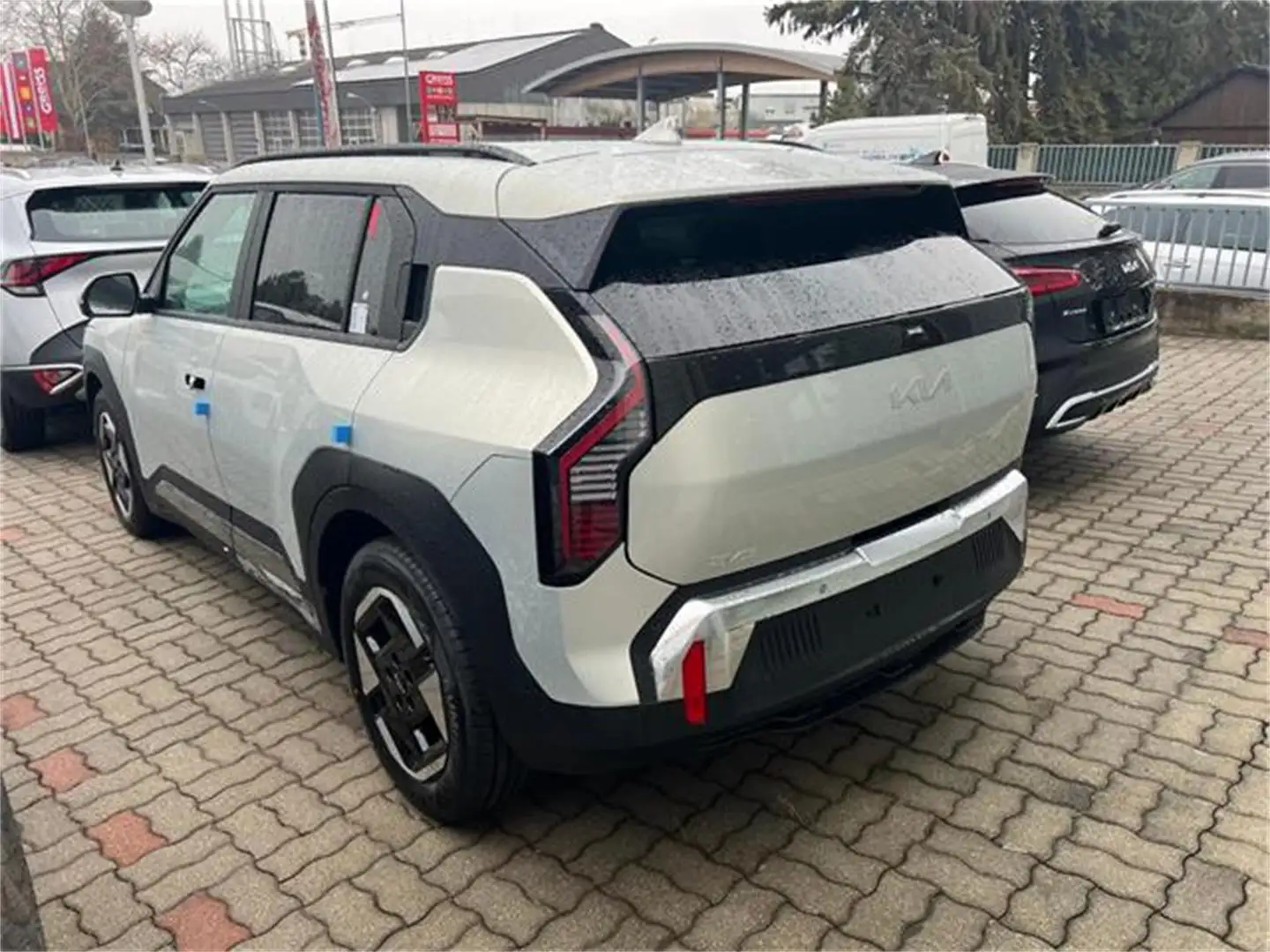 Kia EV3 FWD 81,4kWh Long Range Earth Plateado - 2