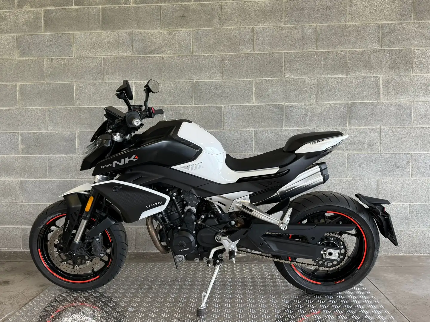 CFMOTO 800 NK CAMPAGNA PROVA RISCATTA O RENDI. Alb - 2