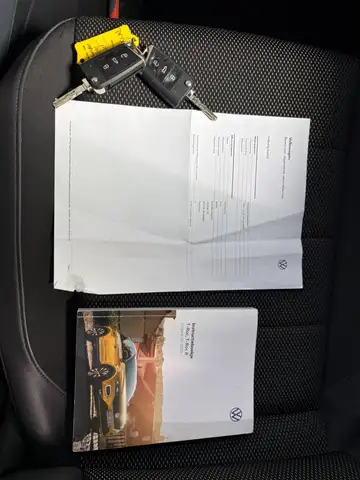 Volkswagen T-Roc view 26