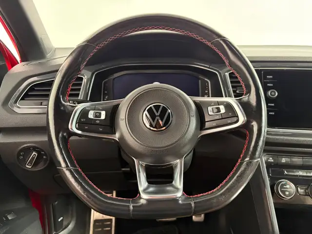 Volkswagen T-Roc view 11