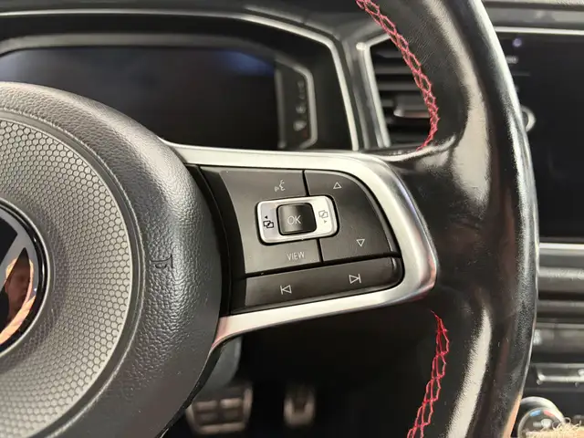 Volkswagen T-Roc view 12