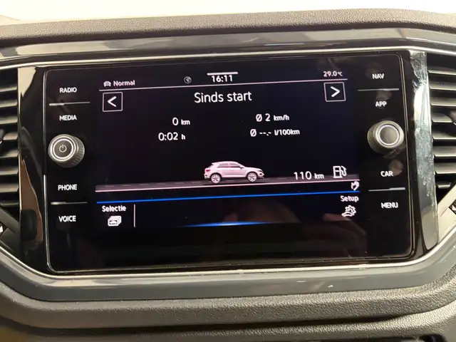 Volkswagen T-Roc view 23