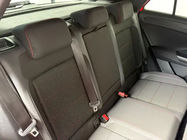 Volkswagen T-Roc view 28