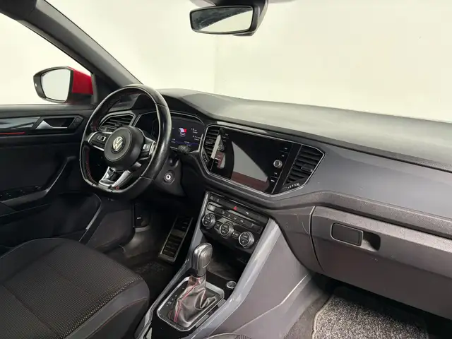 Volkswagen T-Roc view 4