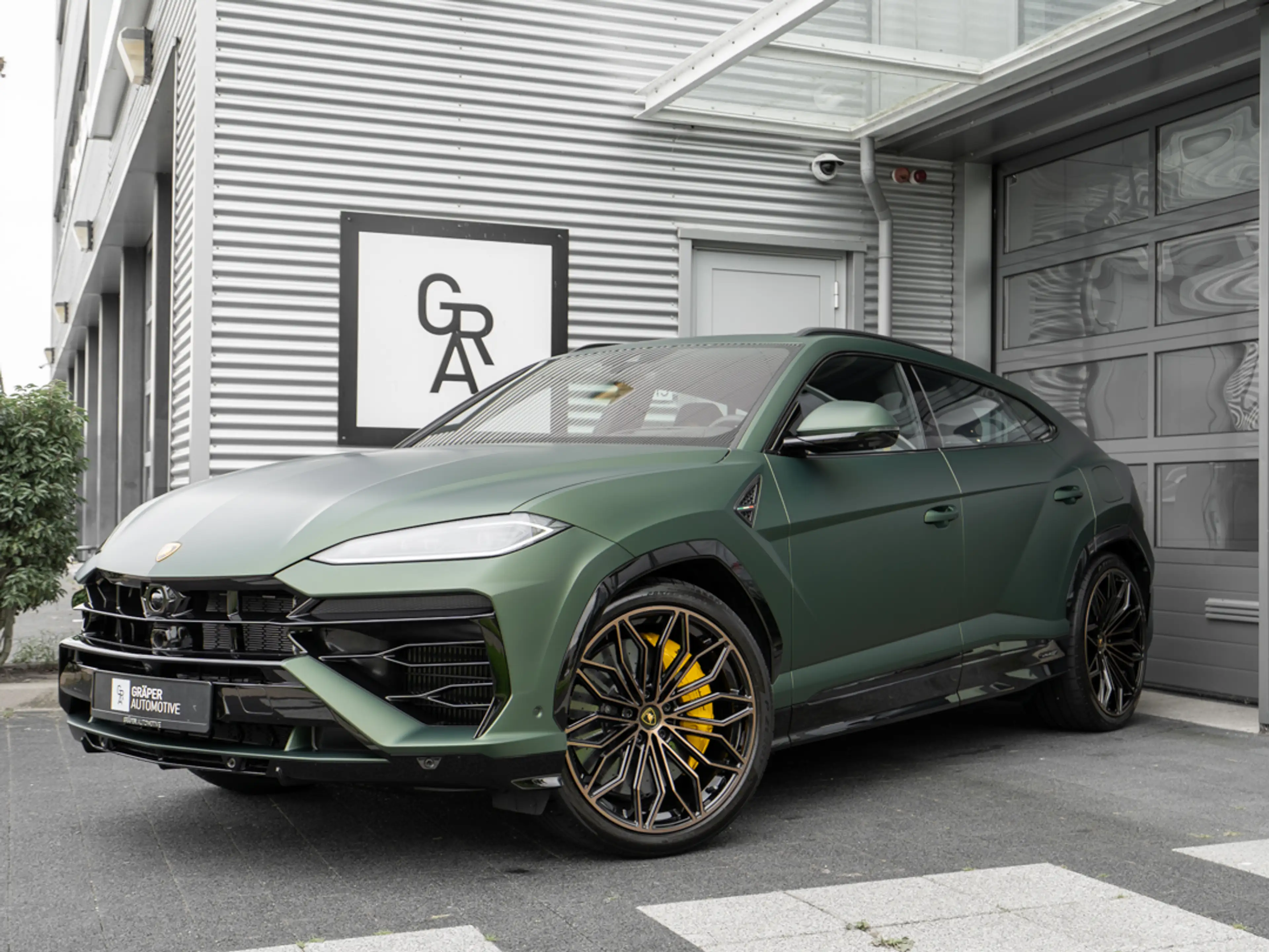 Lamborghini Urus 4.0 V8 Hybrid SE | CARBON | MATT | BTW | PANO | VO — photo 2