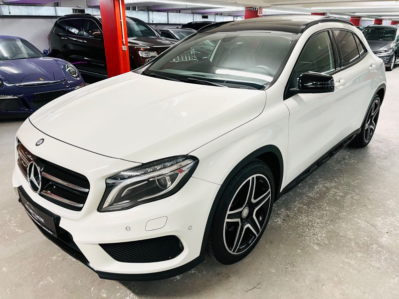 Mercedes-Benz GLA 200 AMG Line Panorama|Memory|Xenon|Kamera