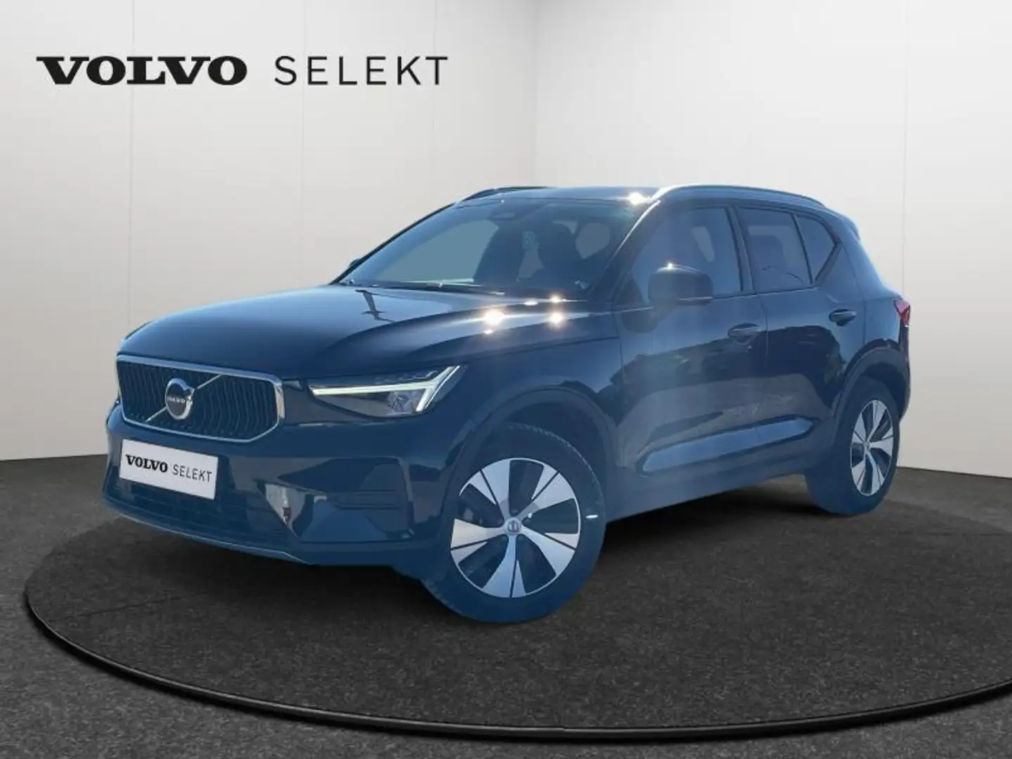 Volvo XC40 B3 Core / Essence Noir - 1