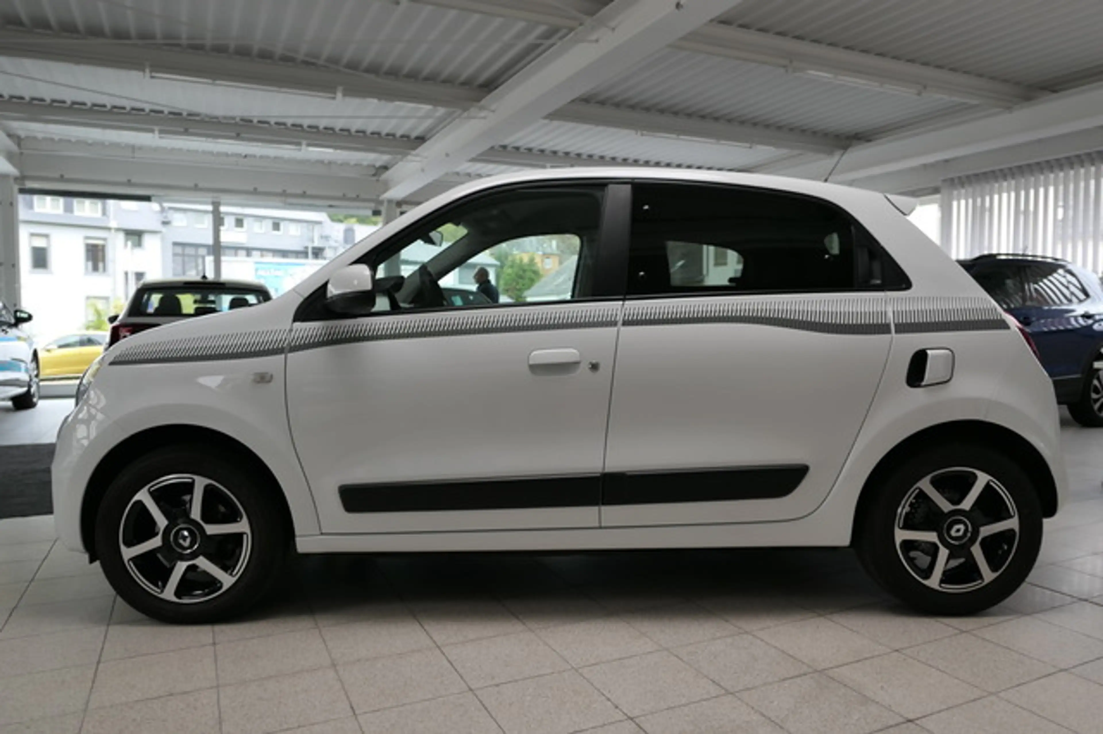 Renault Twingo Limited 25300 km! Klima! PDC! Tempomat — photo 9