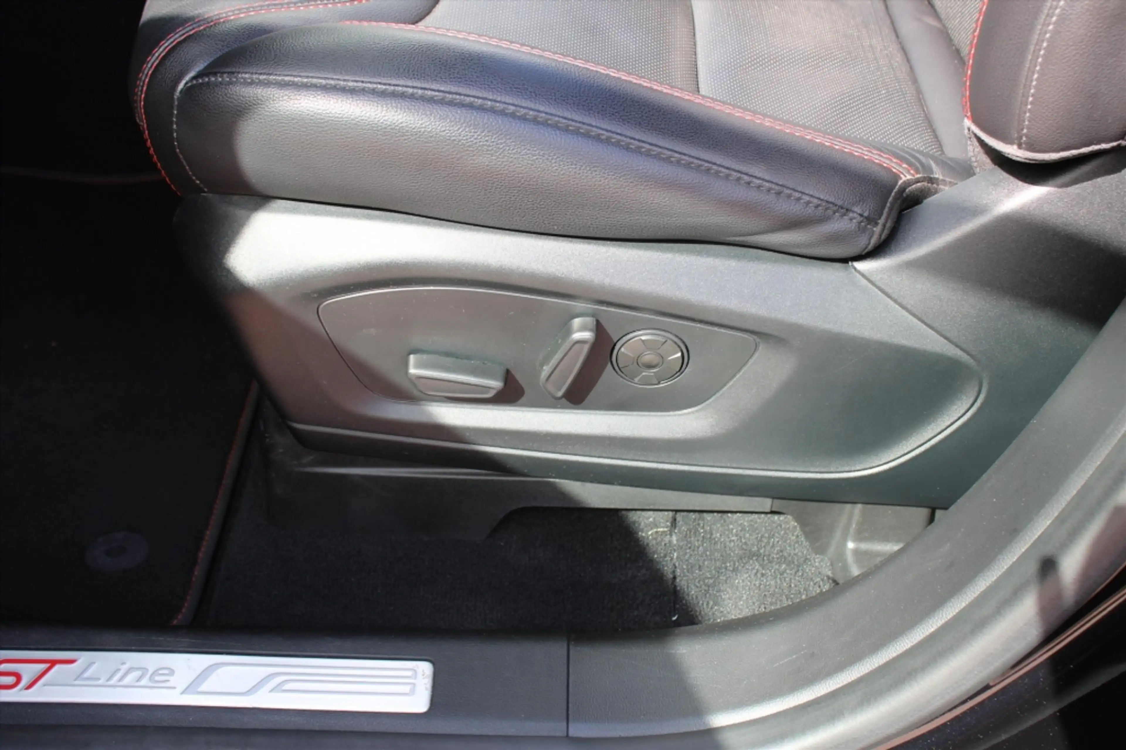 Ford Explorer 3.0 V6 EcoBoost PHEV 457pk Aut ST-Line, Trekhaak — photo 16