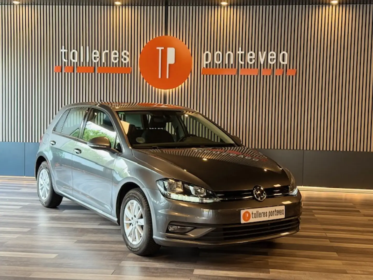 Volkswagen Golf 1.0 TSI Ready2GO 85kW Grau - 1