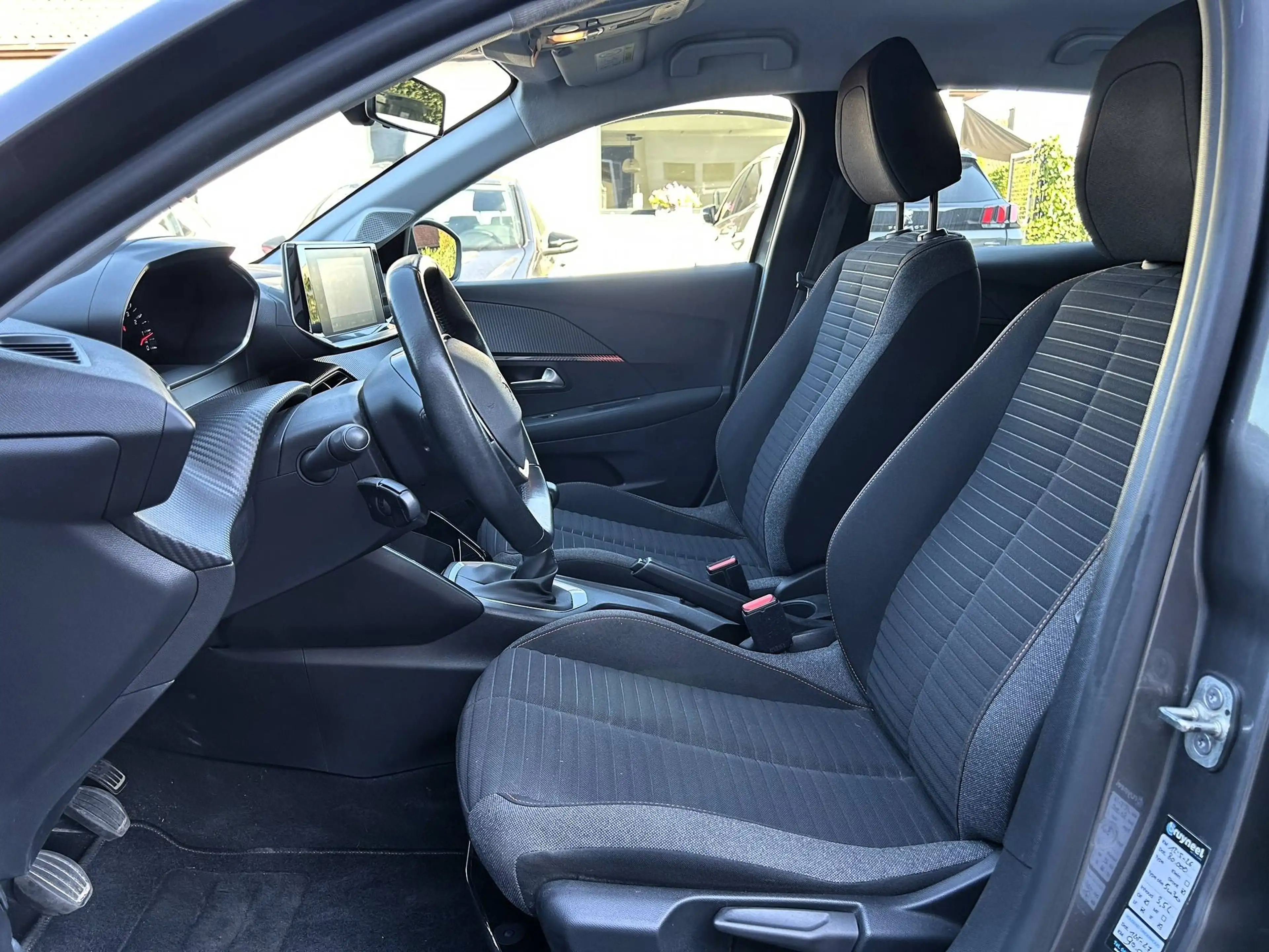 Peugeot 208 1.2i PureTech Active Pack | Navigatie | Airco | PDC — photo 14