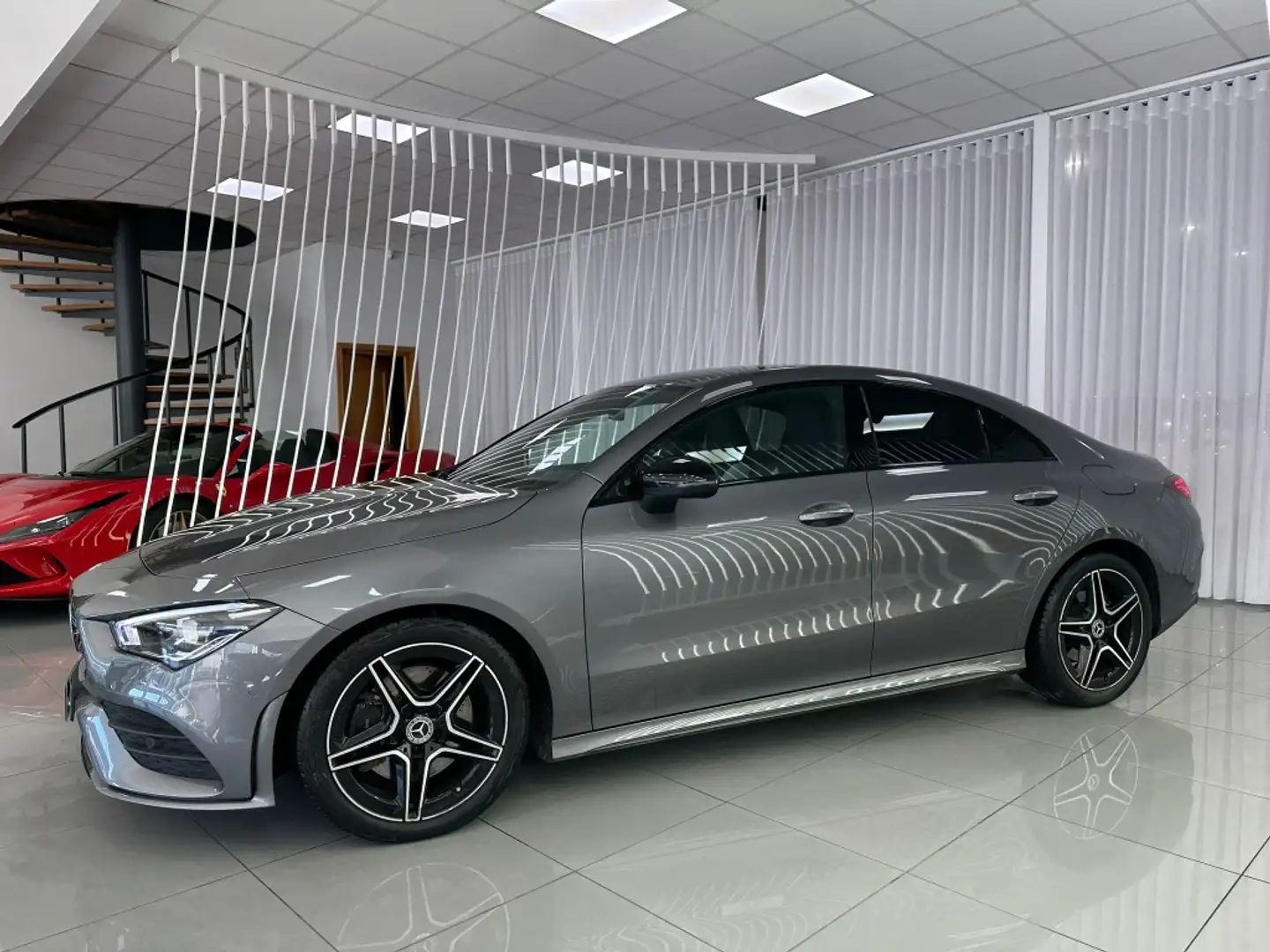 Mercedes-Benz CLA 200 7G-DCT Gris - 2