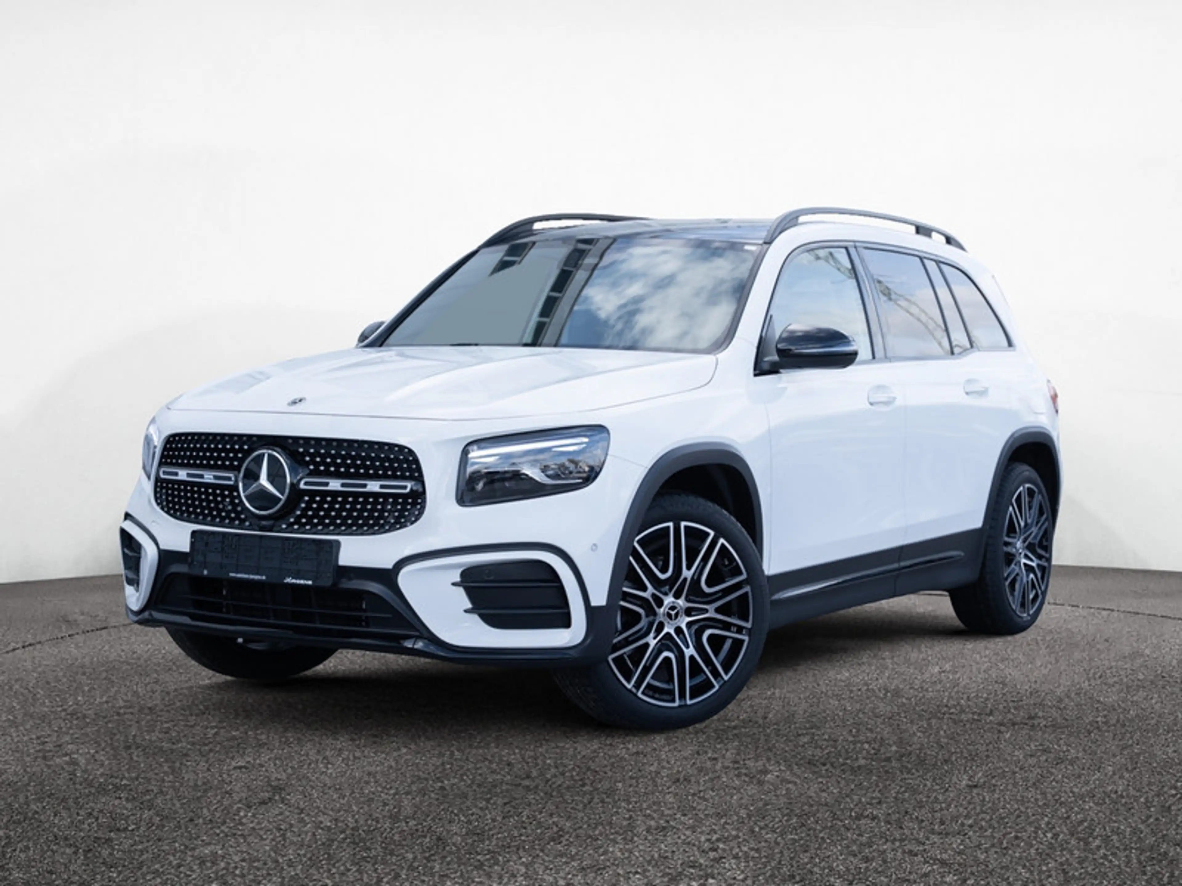 Mercedes-Benz GLB 200 AMG-Sport/MLB/Pano/Night/AHK/7Sitzer/20" — photo 2