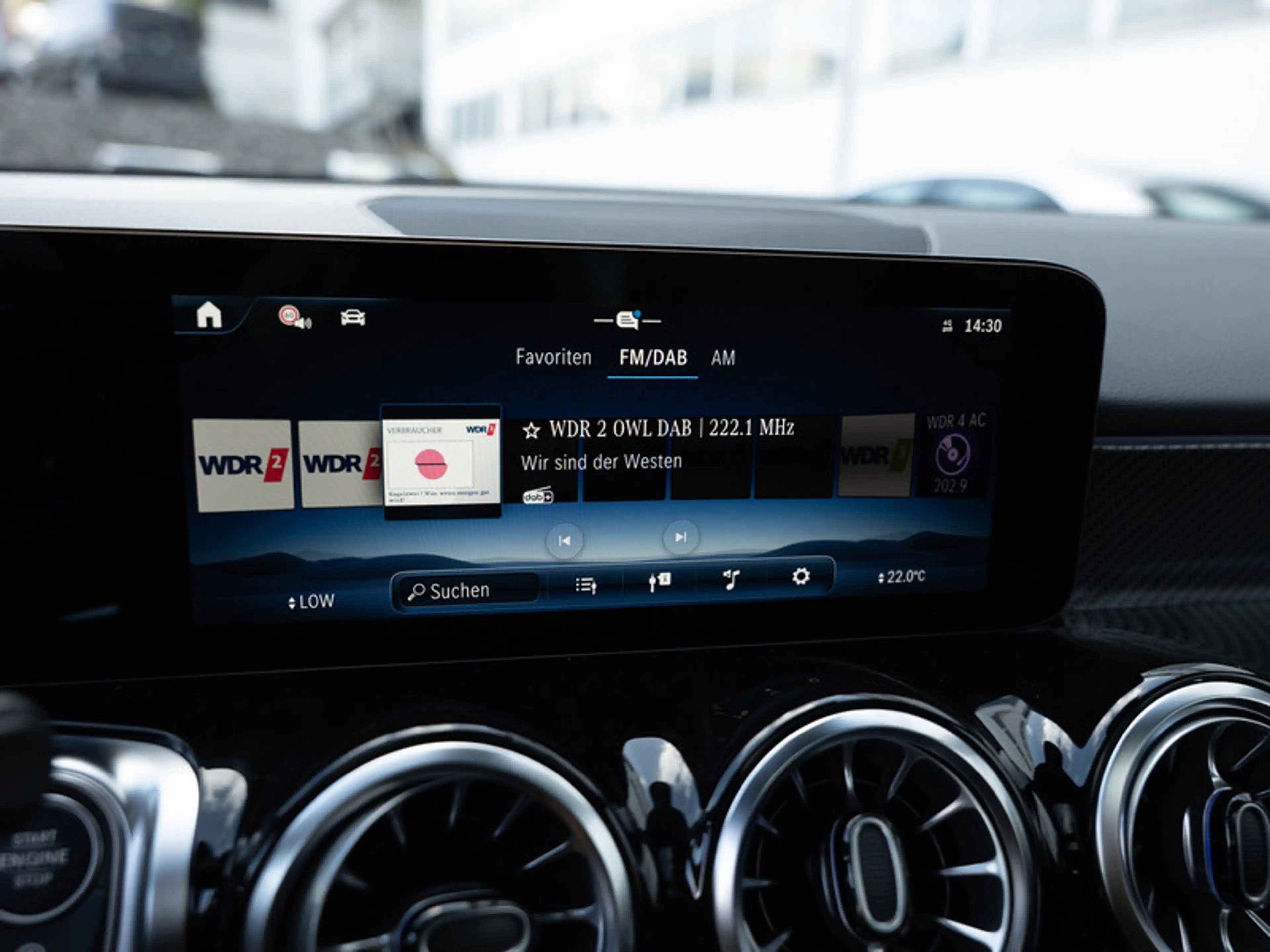 Mercedes-Benz GLB 200 AMG-Sport/MLB/Pano/Night/AHK/7Sitzer/20" — photo 12