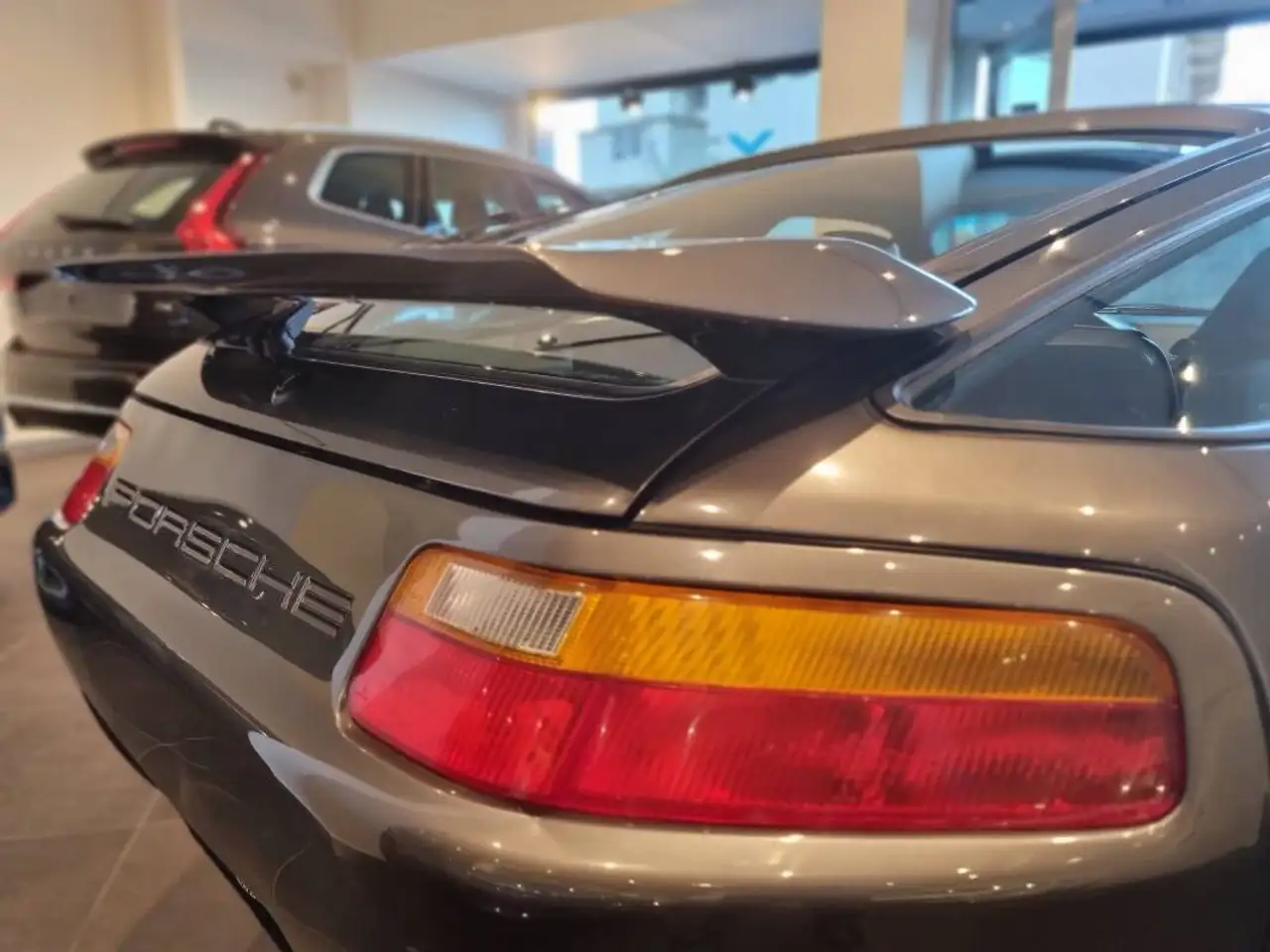 Porsche 928 5.0 GT, foto 7