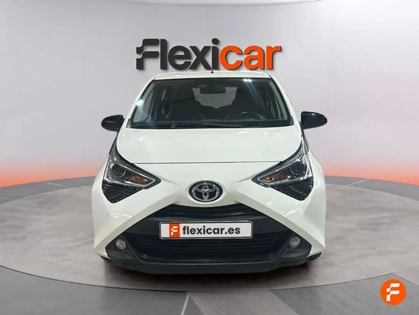 Toyota Aygo 1.0 70 x-play Blanco - 2