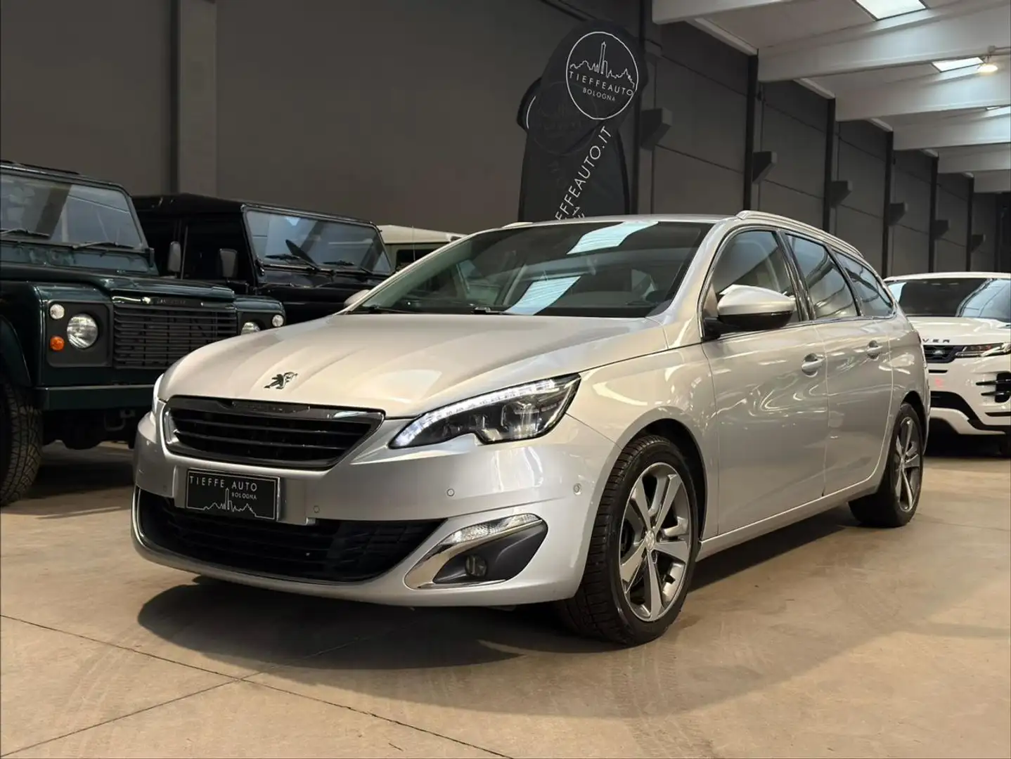 Peugeot 308 BlueHDi 150 S&S EAT6 SW Allure Silber - 1