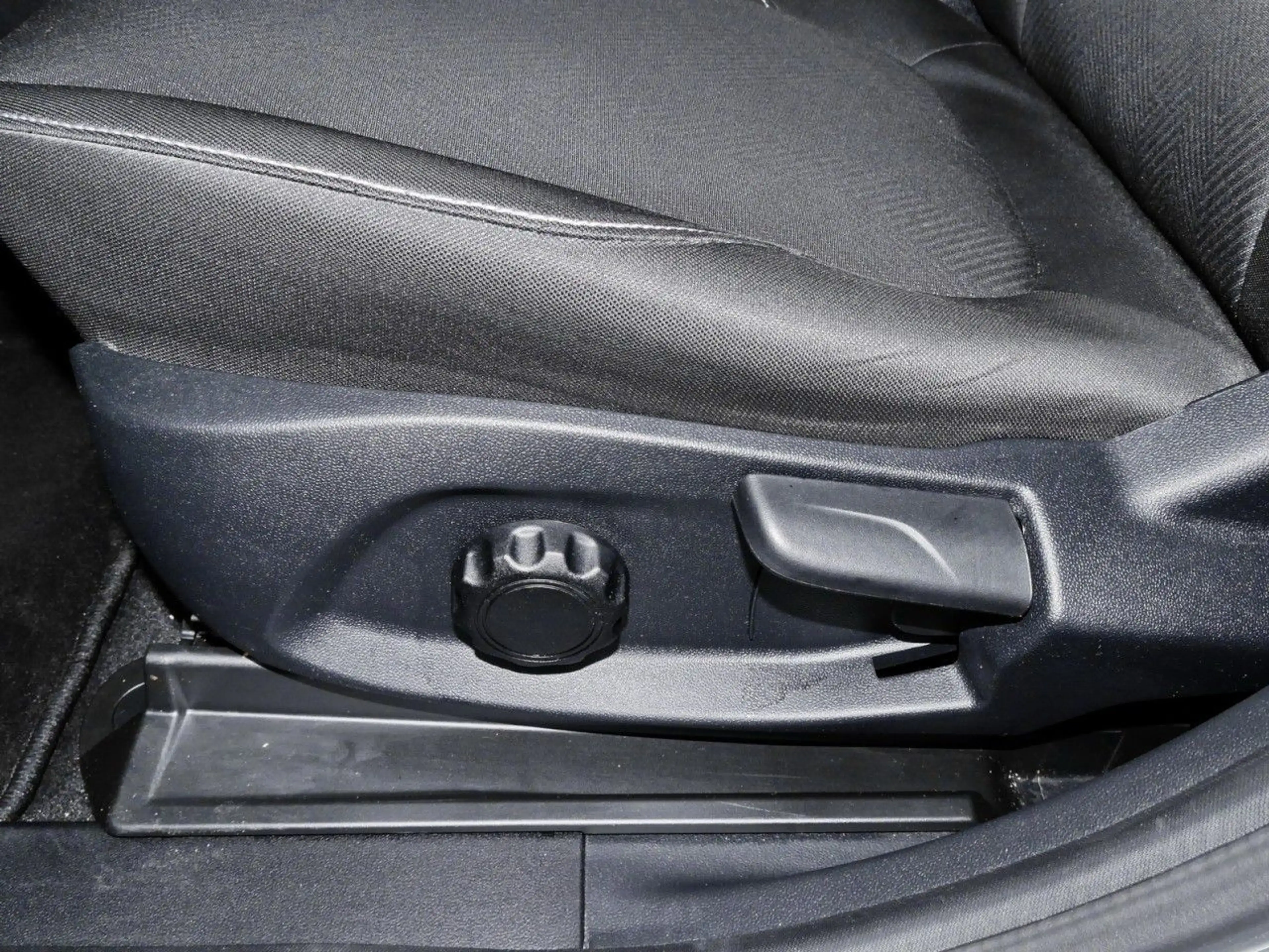 Ford Puma Cool+Connect 1.0 EB Klimaautom+Sitzheizung — photo 13
