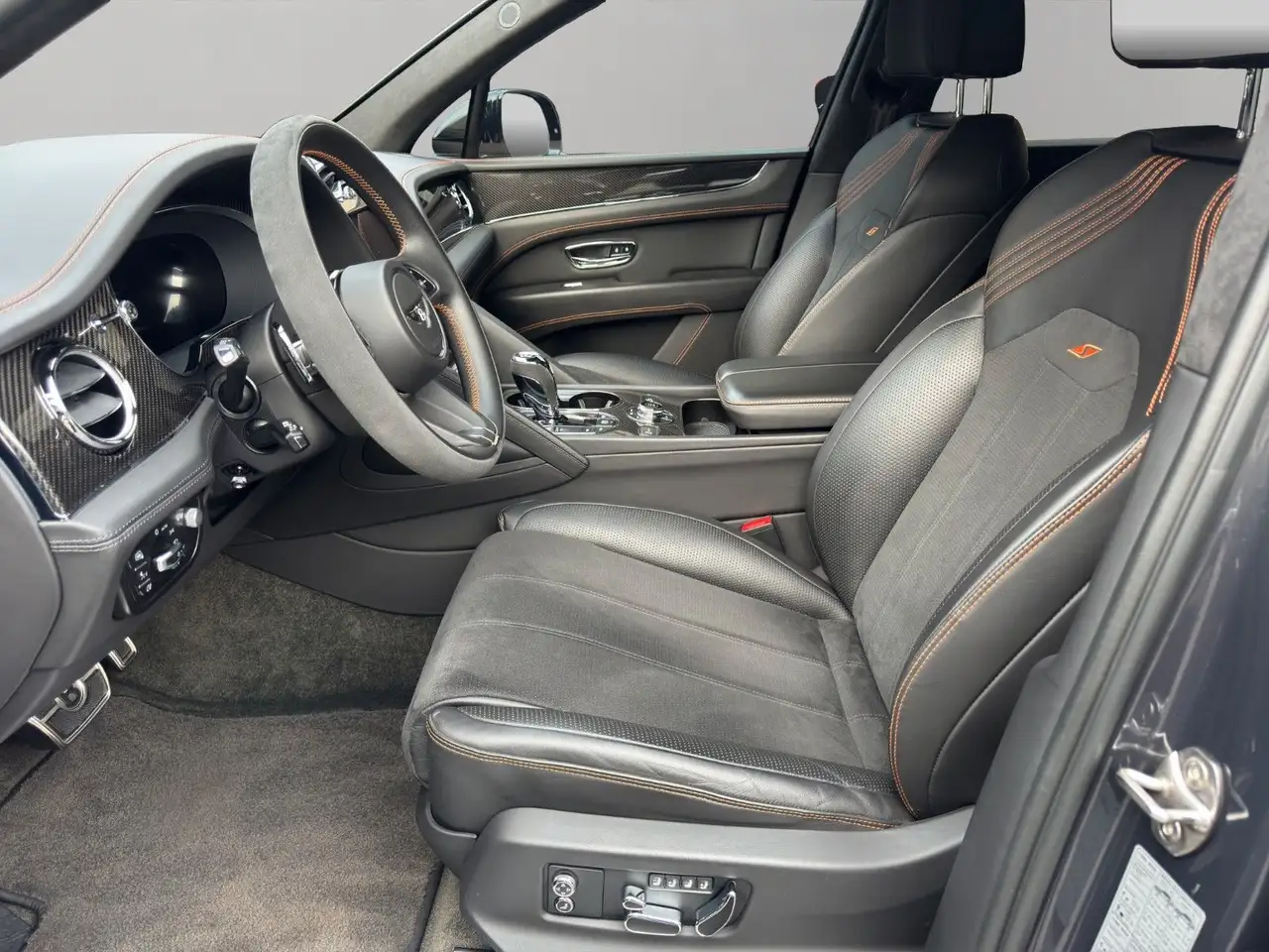Bentley Bentayga 2022 — фото 10