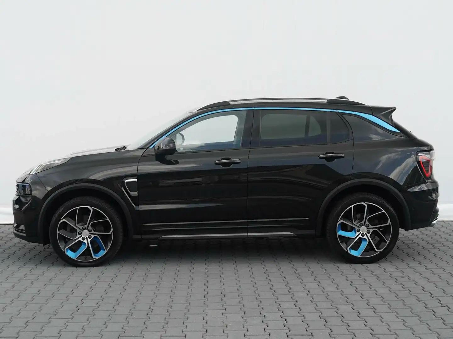Lynk & Co 01 1.5 Plug-in Hybrid 262pk | Panoramadak | 360 Camer Zwart - 2